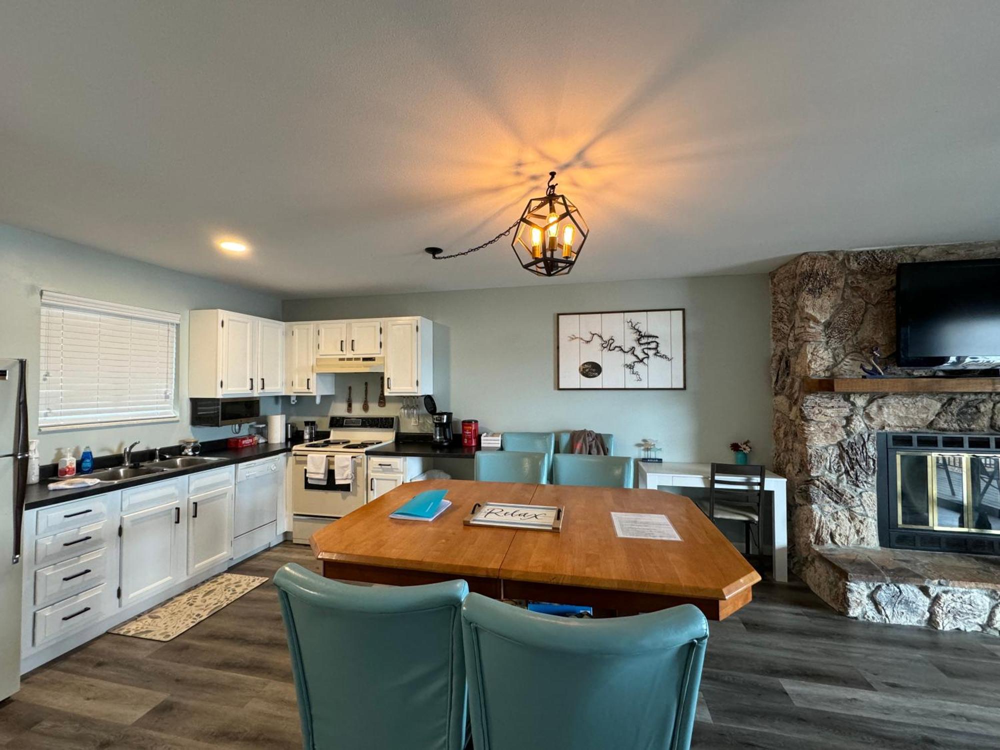 Lakefront Condo With A View Osage Beach Exterior photo