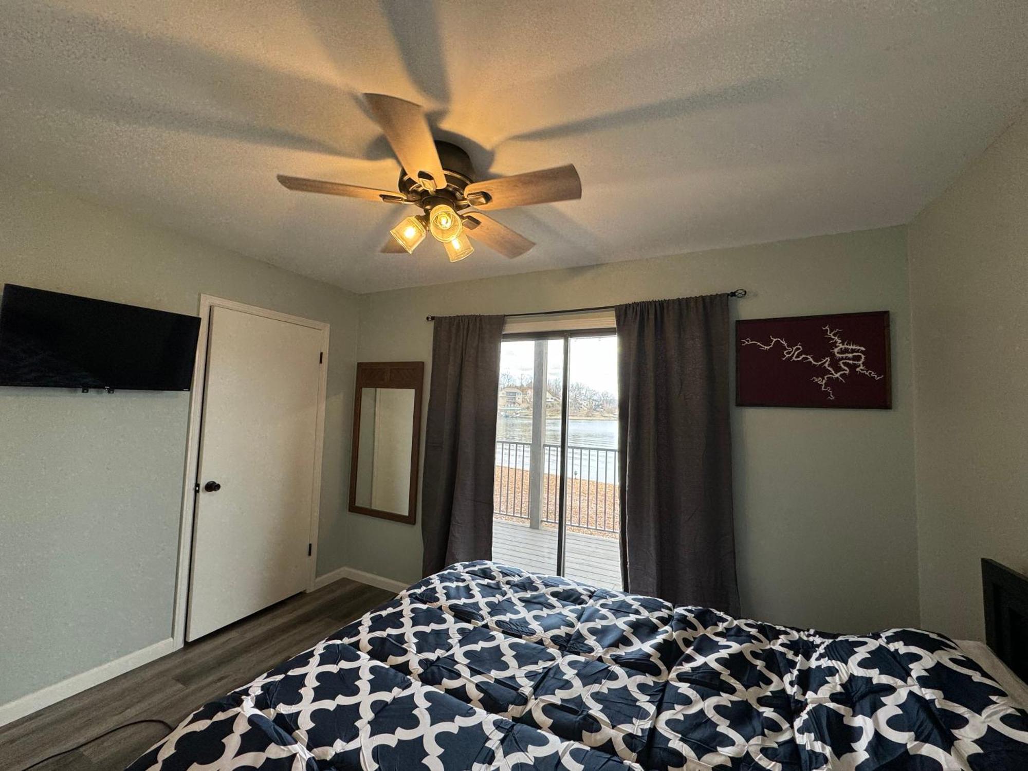 Lakefront Condo With A View Osage Beach Exterior photo